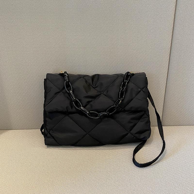 

2025 new chain bag trendy fashion crossbody foreign style diamond lattice women s handbag atmospheric versatile shoulder bag чёрный