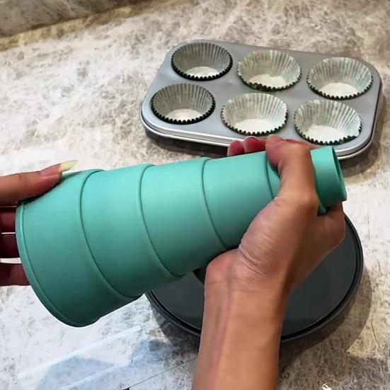 Piping Bag Holder Stand Plastic Pastry Bag Stand for Cake Decorating Kit Baking Tool Organizer for Pastry Bags