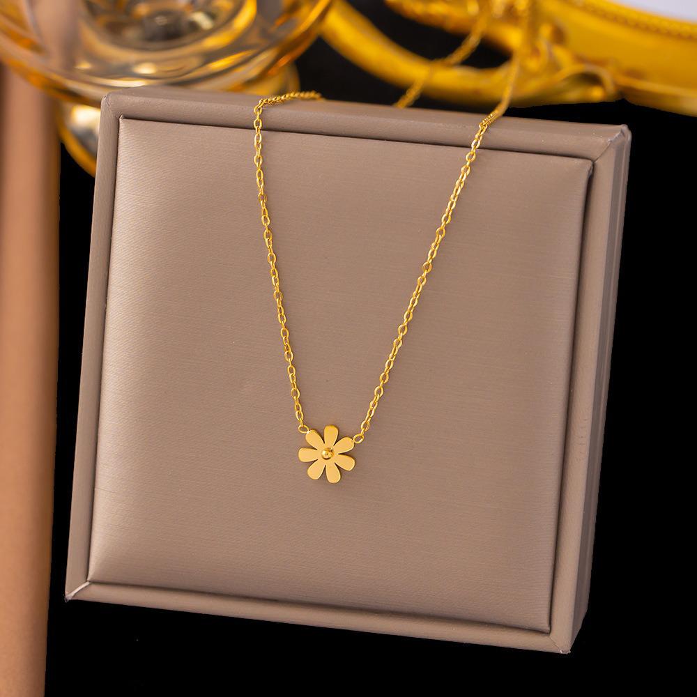 Titanium Steel Non-Fading Necklace: Elegant, Summer-Ready Clavicle Jewelry for Women