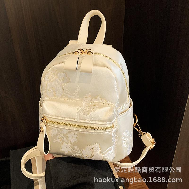 Retro Backpack Women's 2025 New Fashion and Leisure Niche Design Korean Version of Street Trend Going Out Travel Backpack