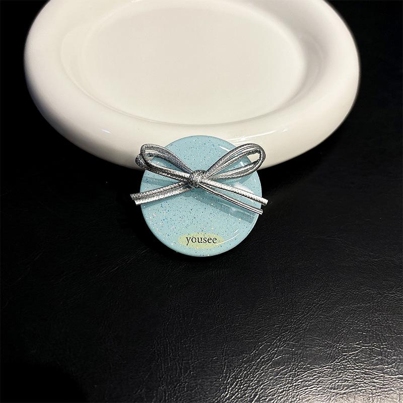 

Korean Girl Niche Glitter Pu Line Silver Butterfly Advanced Sense Three-Dimensional Airbag Back Sticker Lazy Retractable Bracket