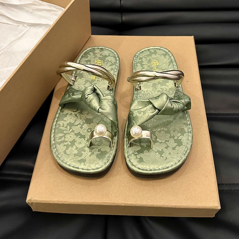 

French niche high-end flat-bottomed slippers for women s outerwear 2025 summer new fashion casual cover toe beach sandals 42 зелёный