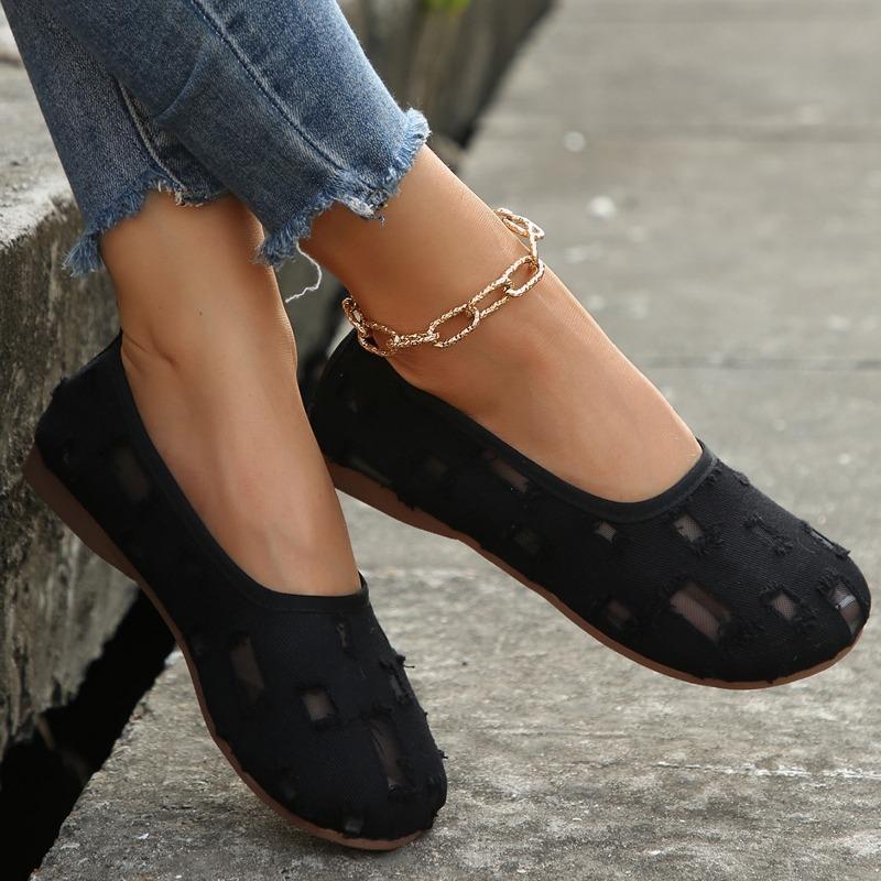 Large size hollow soft-soled cloth shoes spring and summer new casual flat-soled single shoes one pedal breathable shallow-mouth Doudou shoes