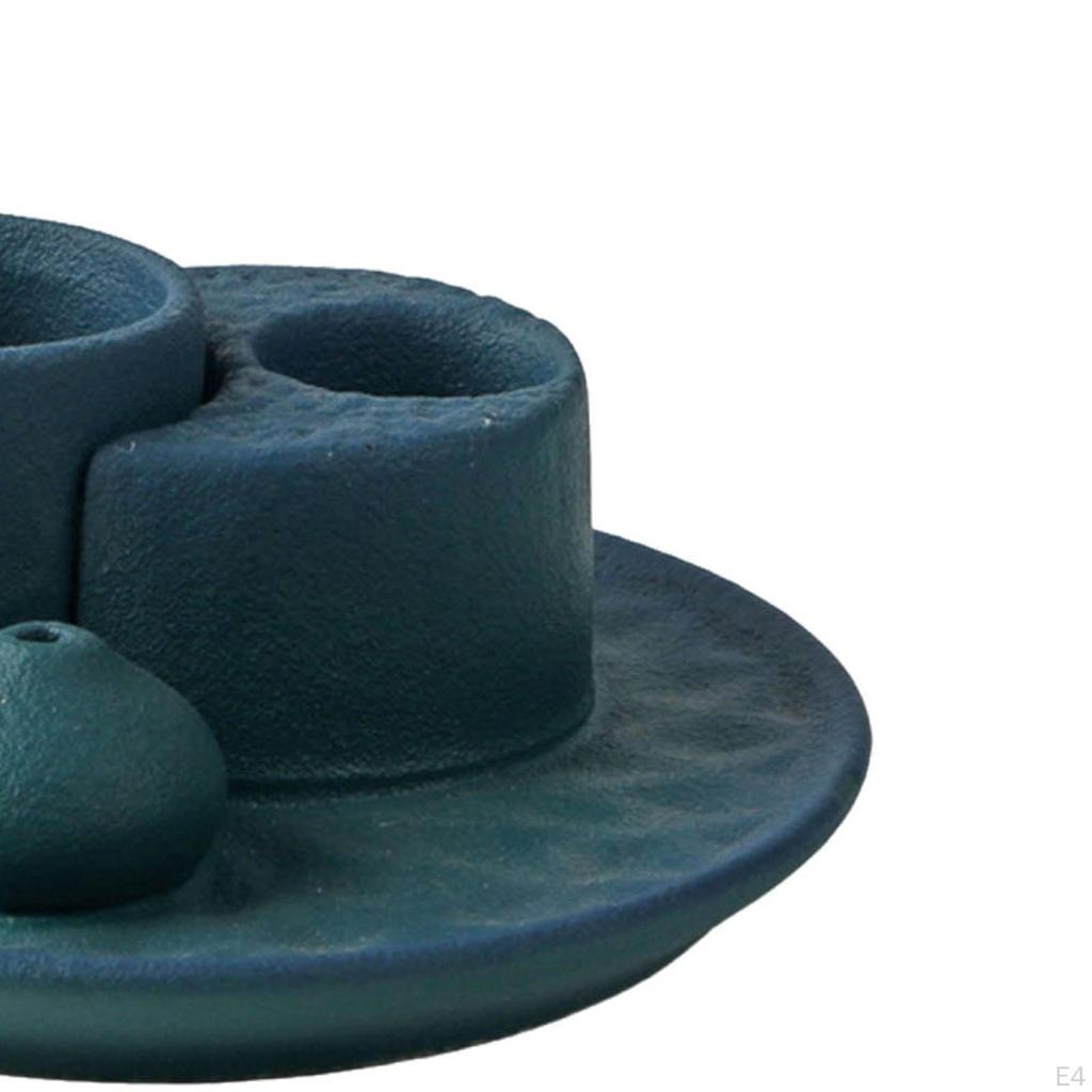 Adu bețișorul cu arzător de tămâie pentru decorarea camerei de zi