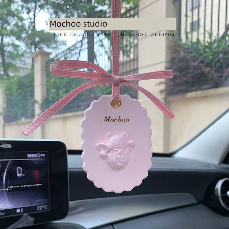 

Lucky Cat Car Fragrance Pendant Car Aromatherapy Gypsum Rearview Mirror Hangings Fragrant Stone Girls Gifts Gift Pink Lucky Cat