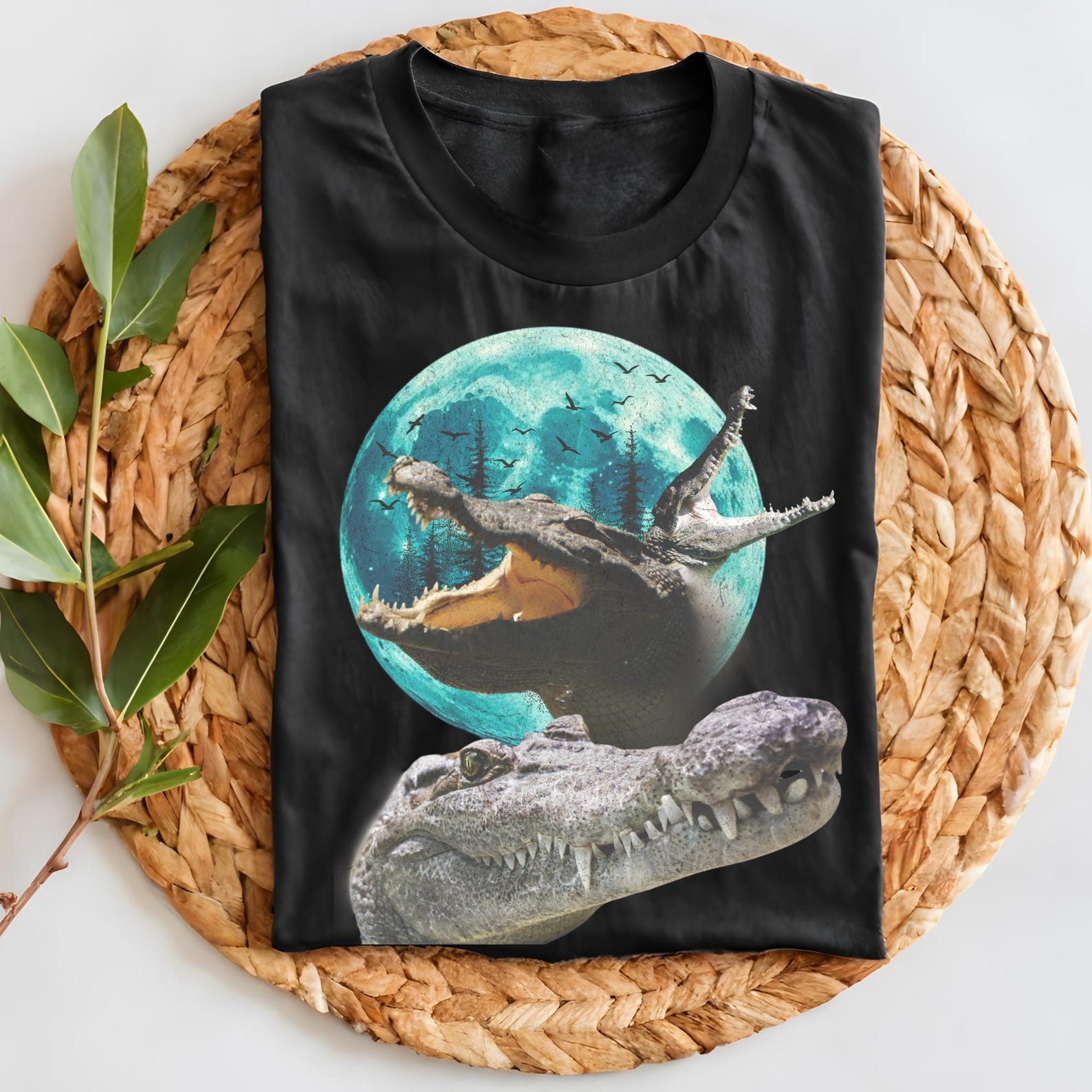 Retro Crocodile Moon T-Shirt: Alligator Graphic Tee 4XL