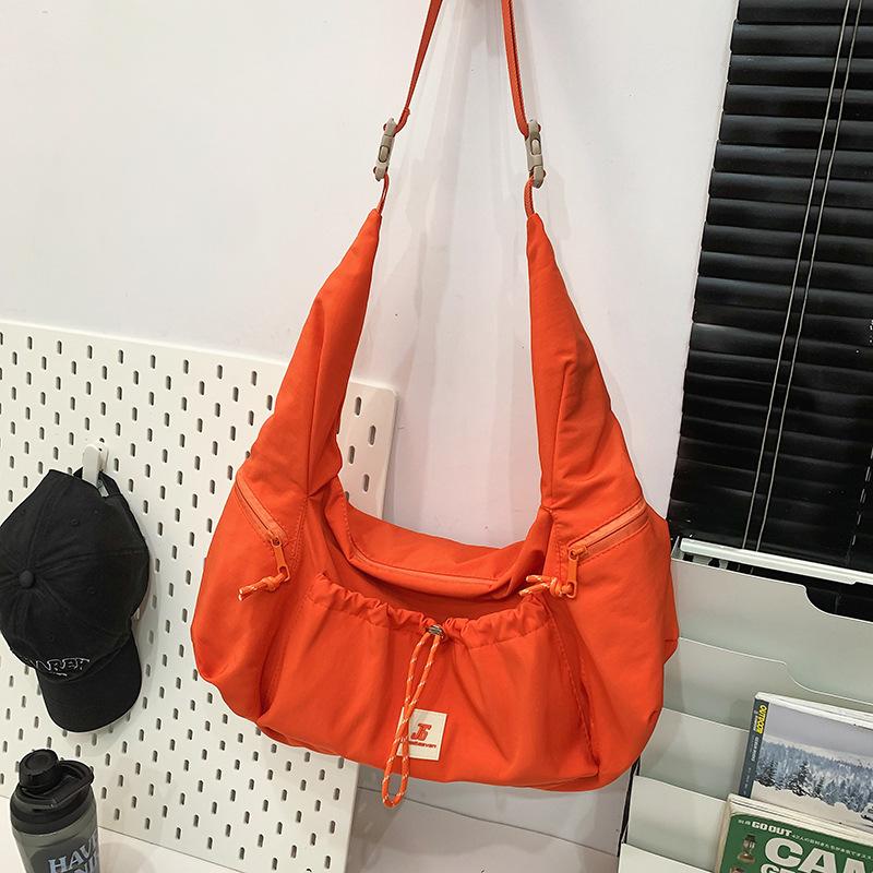 

У цветов и подростков одинаковые сумки-мессенджеры, женские сумки большой вместимости, рюкзаки для поездок на работу, спортивные сумки через плечо, дорожные сумки-тоуты. оранжевый