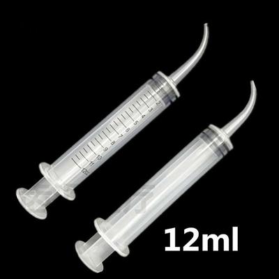 Ohrspülgerät zum Waschen des Ohrlochs. Ohrspülgerät mit Wasserspülung