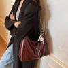 Large-Capacity Retro Women's Tote: Autumn/Winter Crossbody Shoulder Bag