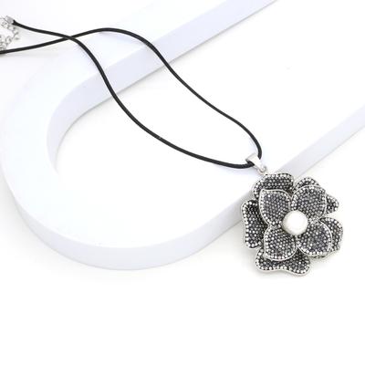 New Style Necklace Natural Stone Sticking Diamond Pendant Necklace Charms For Women Romantic Birthday Gift