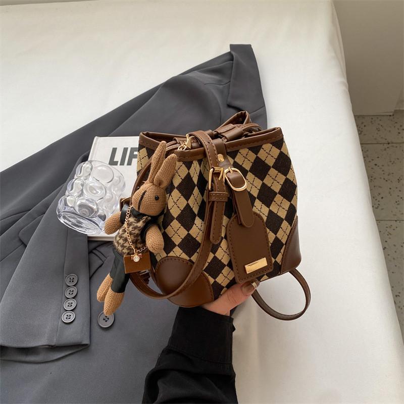 

Medium-sized Stylish Plaid Bucket Bag With Woolen Material For Daily Mix-and-match коричневий