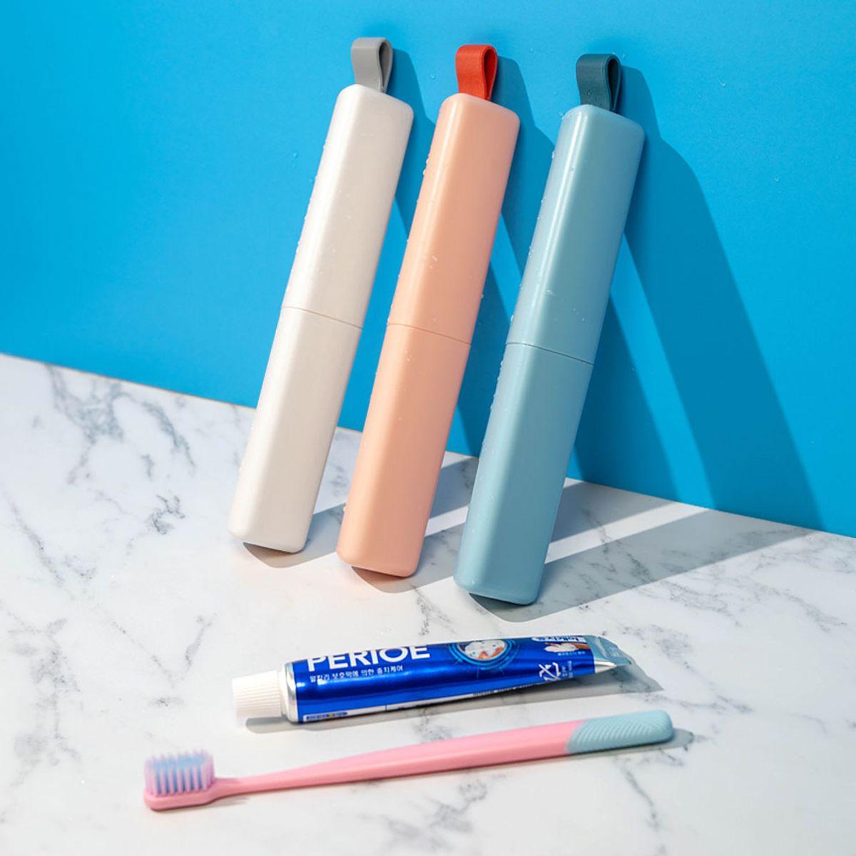 Macaron portable toothpaste and toothbrush set Blue