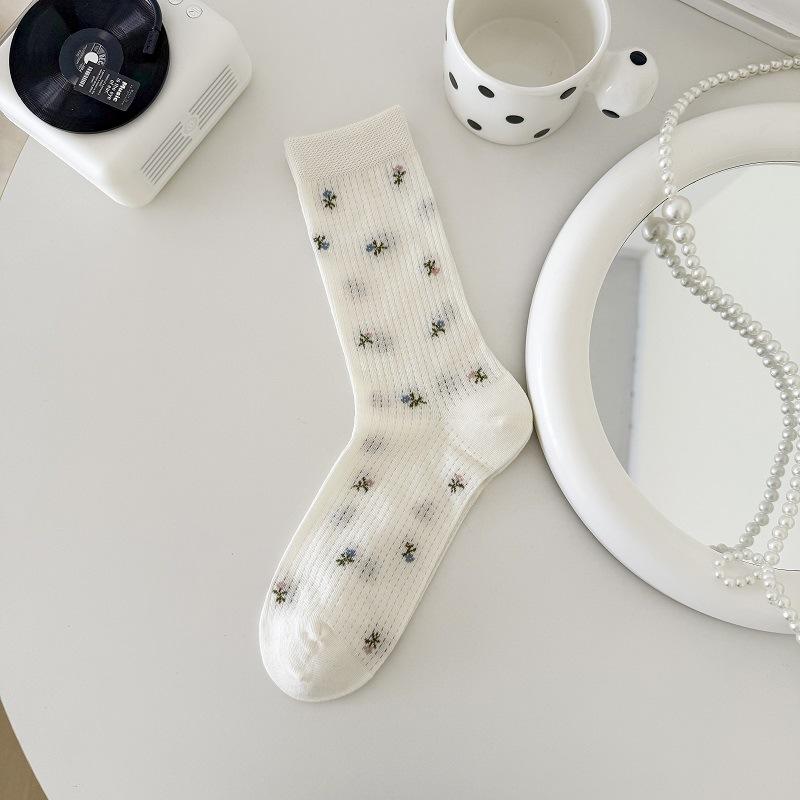 

Женские летние тонкие трендовые милые носки-гольфы с ажурным узором из сломанных цветов, дышащие, бесшовные 1 pair молочный белый