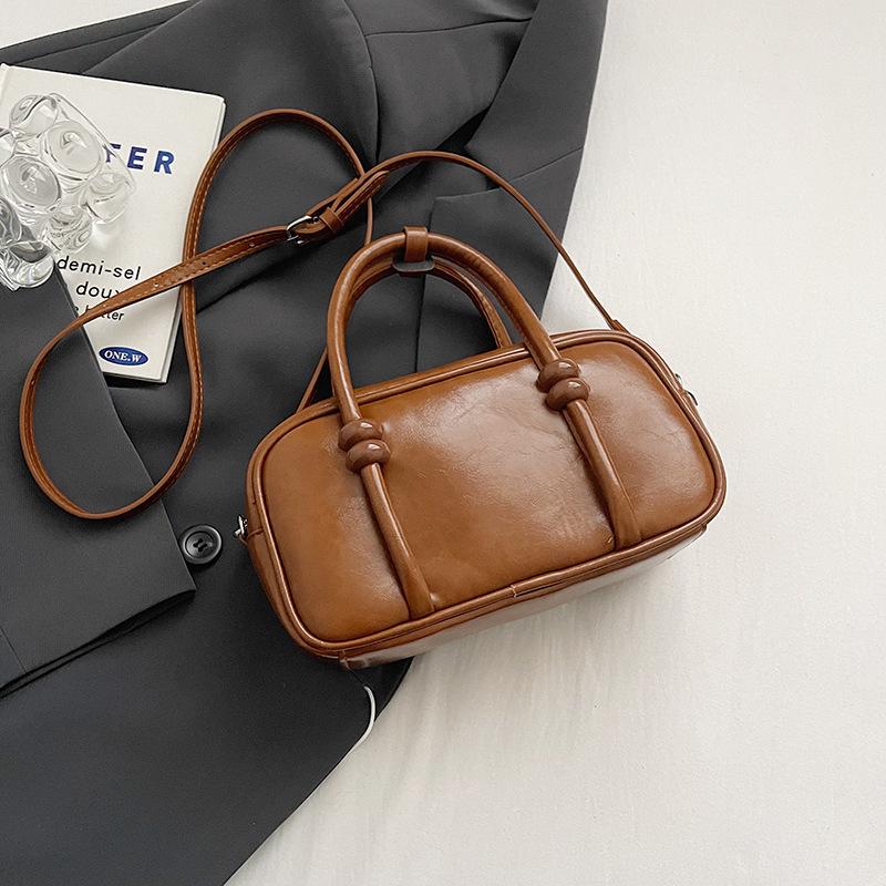 

Bag Women s 2026 New Korean Retro Niche Handbag Simple Versatile PU Solid Color One Shoulder Crossbody