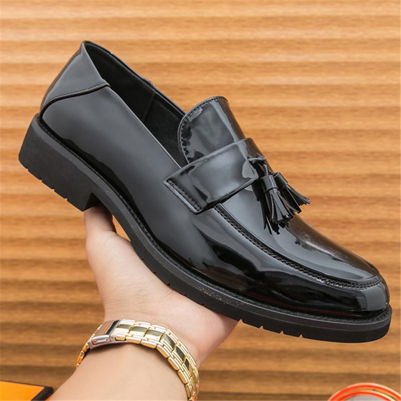 New Designer Tassels Loafter Black Patent Leather Slip On Shoes For Men Casual Business Formal Dress Footwear Zapatos Hombre