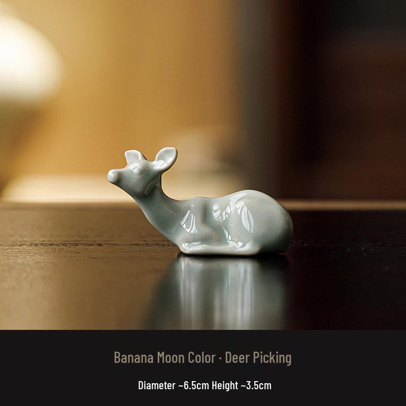 Moonlit Night Deer Ceramic Tea Pet Ornament - Chinese Creative Tea Table Accessory Banana Leaf Color - Little Deer Resting
