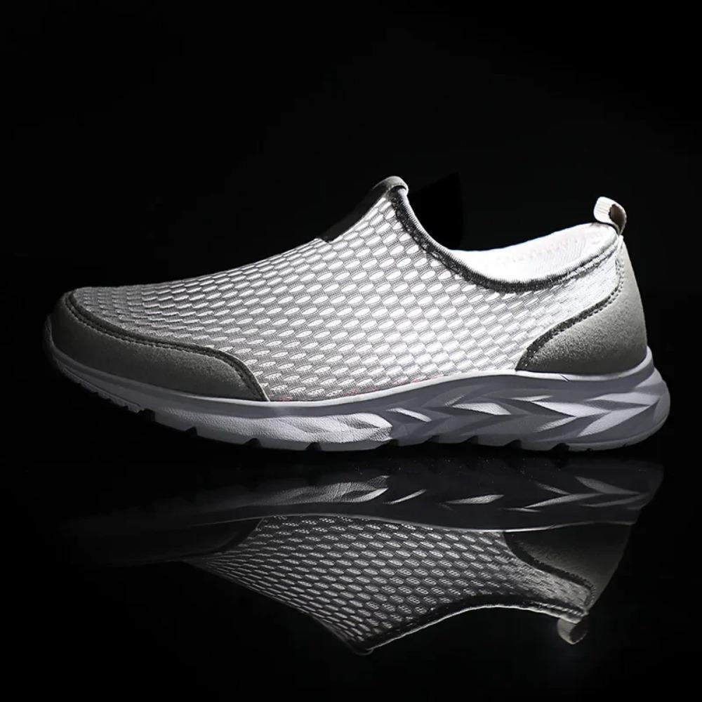2026 New Shoes Men Loafers Light Walking Breathable Summer Comfortable Casual Shoes Men Sneakers Zapatillas Hombre Plus
