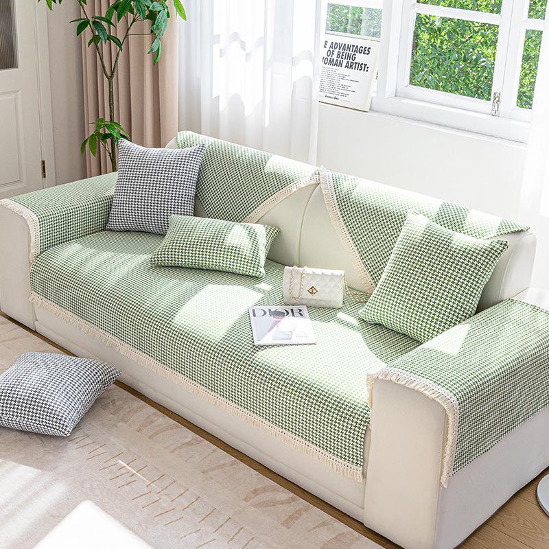 

1pcs Simple Sofa Cover for Living Room Non-Slip Dustproof Couch Cushion Four Seasons Universal Seat Cushion Home Decoration 1seater 70x70cm