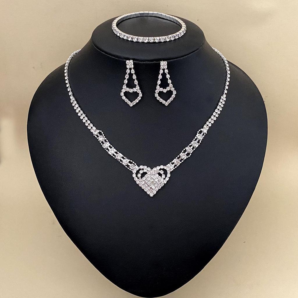 Elegant Rhinestone Tassel Jewelry Set: Necklace, Earrings, Bracelet – Perfect for Bridal or Banquet Wear