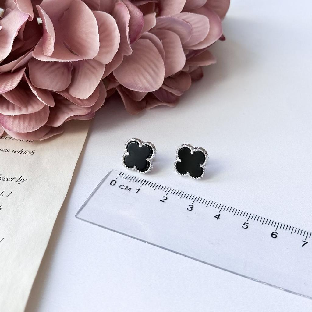 Stříbrné náušnice s přírodním onyxem (60002005)