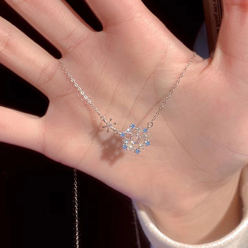 Titanium Steel Does Not Fade, Simple High-End Necklace Women'S Design Temperament Collarbone Chain Fashionable Personalized Pendant