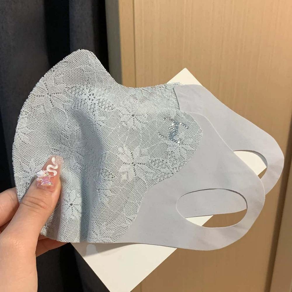 

Outdoor UV Protection Face Shield Ice Silk Breathable Washable Face Mask for Cycling Running світло-сірого кольору