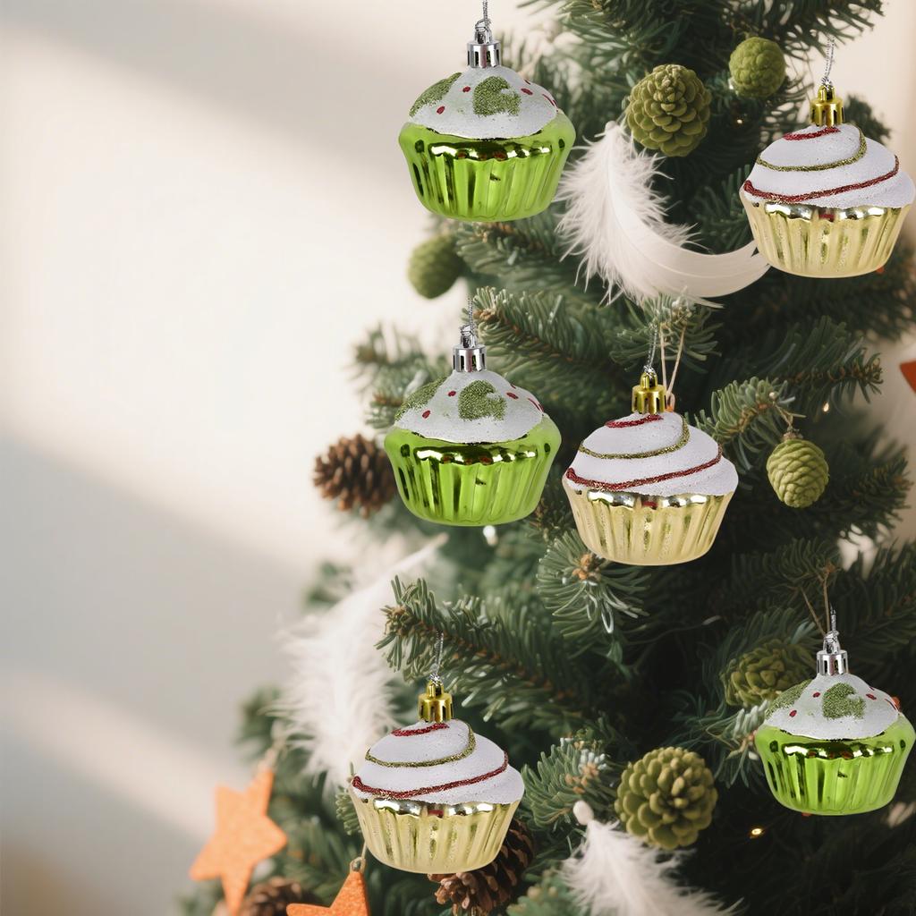 Ein Set aus 6 Weihnachtskuchen-Anhängern, Weihnachtsdekorationszubehör PVC Simulationskuchen-Anhänger Weihnachtsbaum Fenster Szenenlayout Anhänger