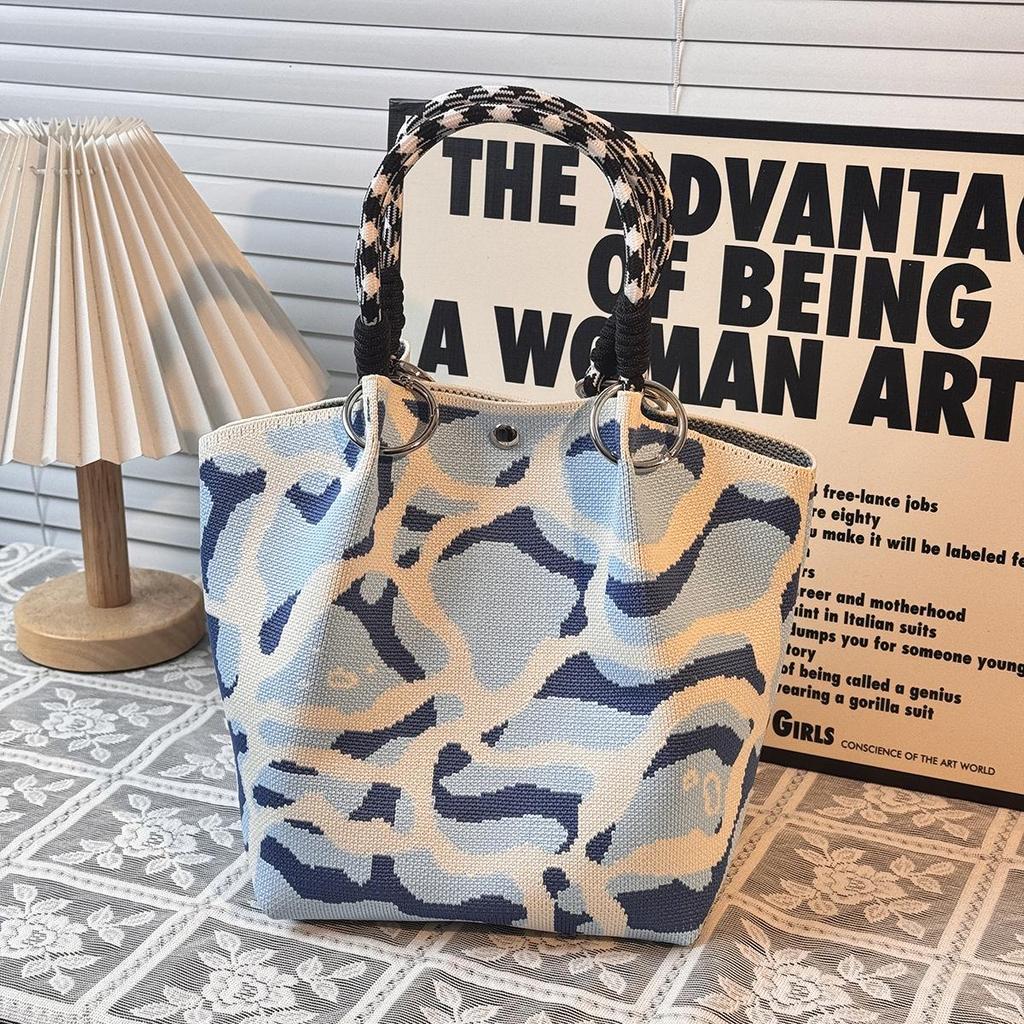 Handtasche mit großer Kapazität im japanischen und koreanischen Strickstil - Tragbare, pendlerfreundliche Tragetasche mit einem kleinen quadratischen Design für diverse Gegenstände