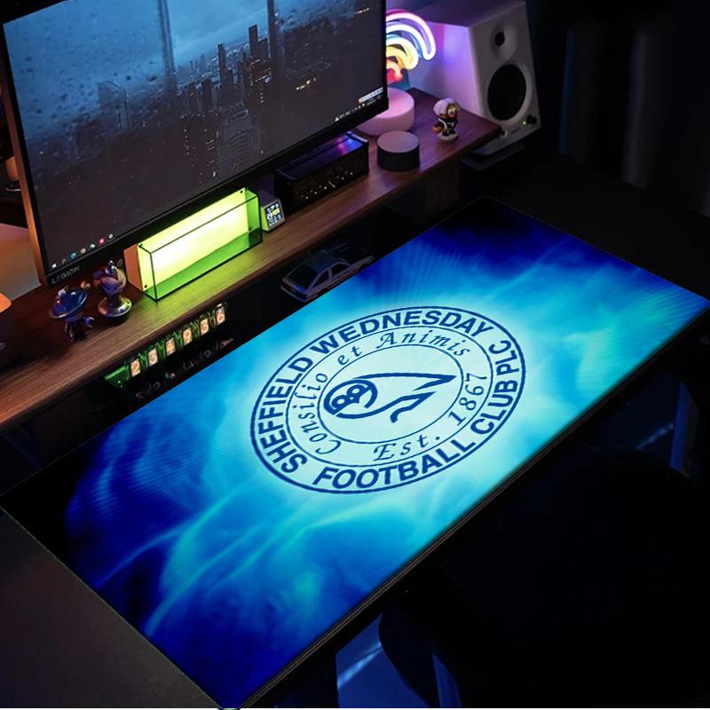 Sheffield Wednesday Crest mouse pad, rubber base, esports desk mat, mouse pad for gamers and office use, gaming desk , easy to clean mat