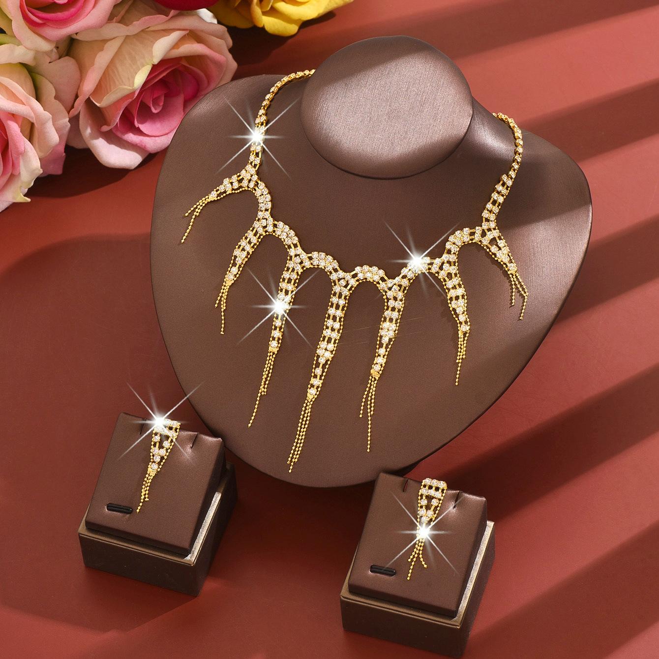 

Аксессуары, Ювелирные изделия Вечеринка Женский Водяной Бриллиант Крутое Ожерелье Осьминог Серьги-гвоздики Набор