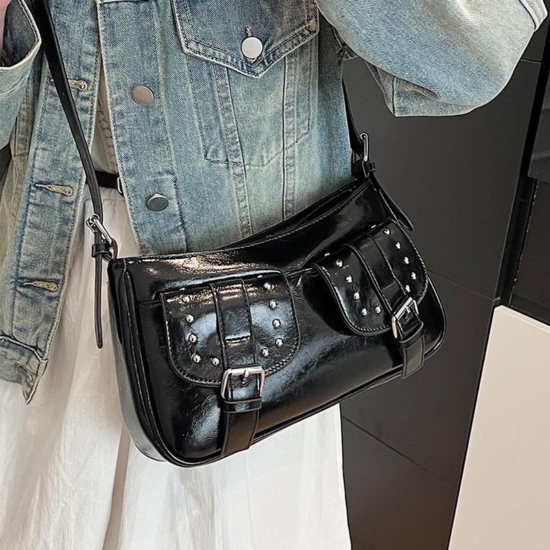 New niche high-end locomotive Spice girl style underarm bag versatile commuter cool shoulder messenger women's bag