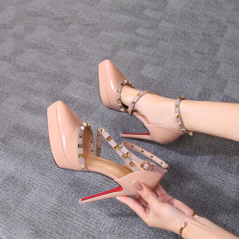 

Туфли на высоком каблуке женские стилет платформа заклепки лакированная кожа 32 телесный