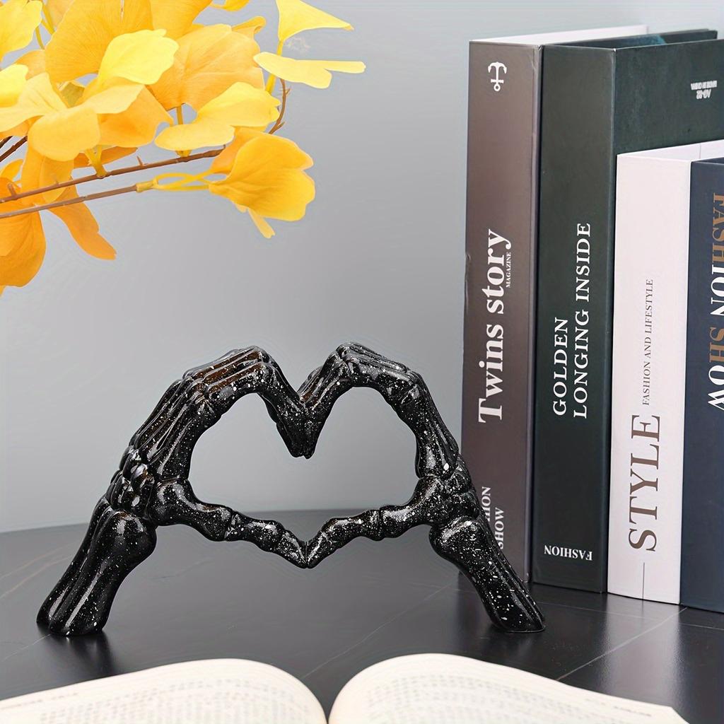Hand Bone Love Skeleton Ornament Resin Terror Halloween Bar Party Decoration Heart Shaped Originality Arts And Crafts