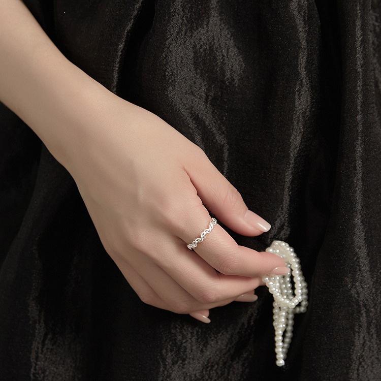 Intertwined Silver-Plated Women's Ring - Stylish, Minimalist Design