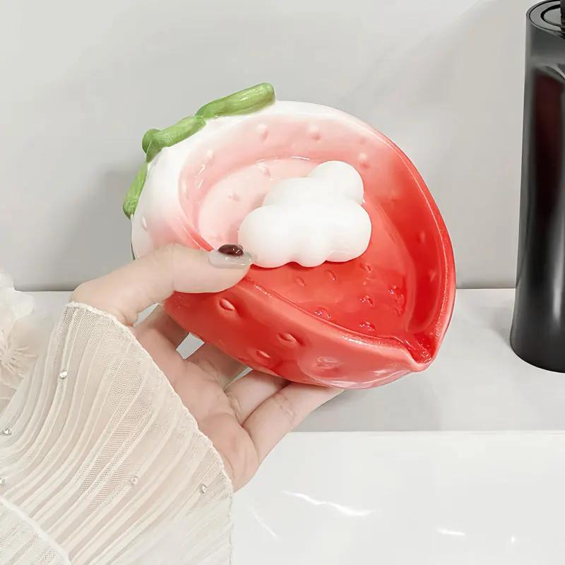 Yaratıcı Çilek Sabunluk Kutusu Drenajlı Sevimli Seramik Banyo Su Geçirmez Sabun Saklama Rafı sabunluk Banyo aksesuarları