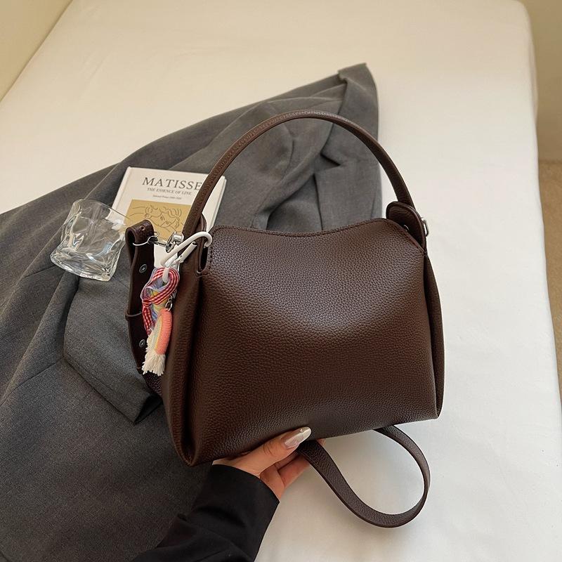 Popular bag women's new versatile simple messenger bag portable bucket bag