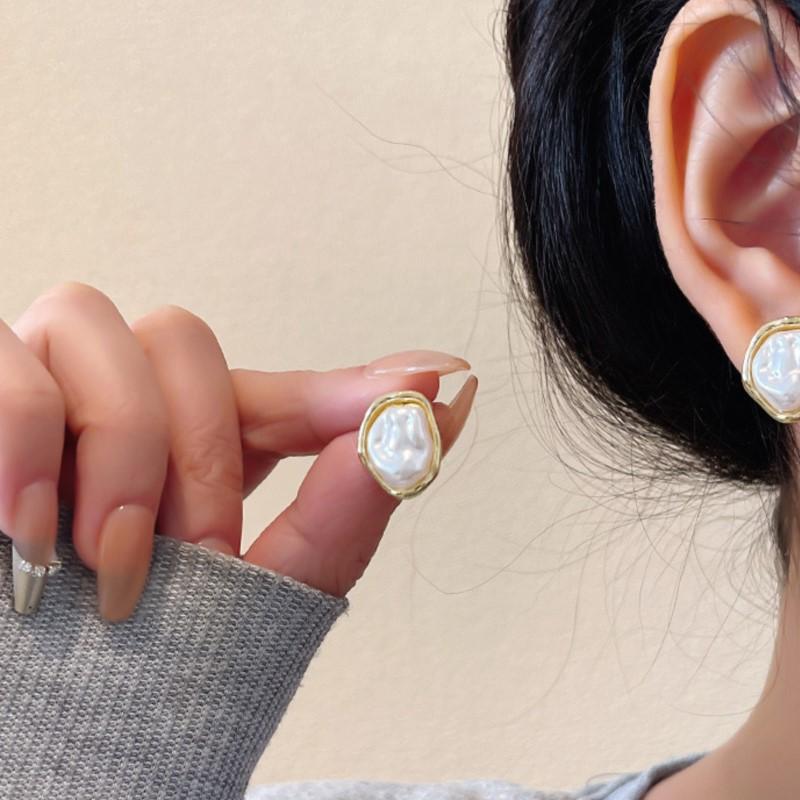 Fashion Asymmetrical Geometric Shape Faux Pearl Stud Earrings for Women Simple Sweet Earring Daily Wear Party Jewelry Gifts