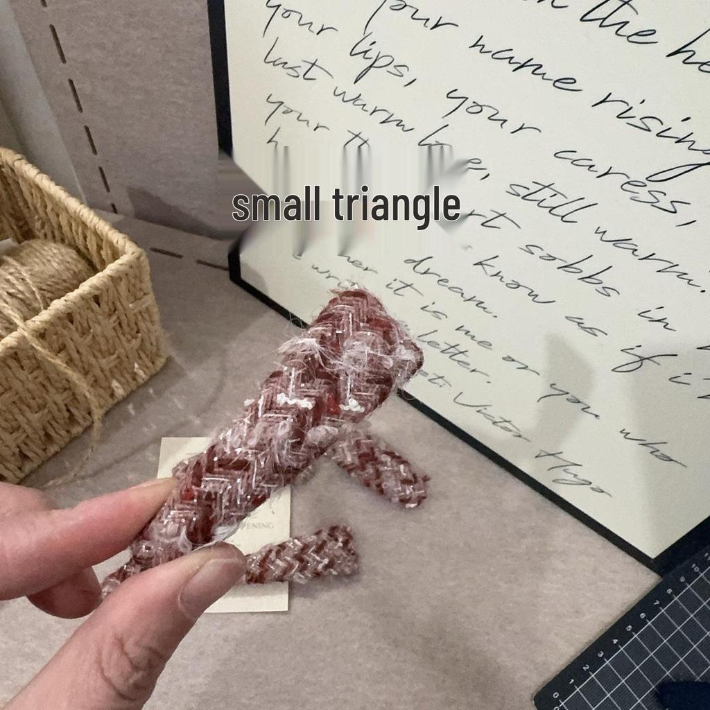 High-End Woolen Side Clip: Fashionable Autumn/Winter Hair Accessory for Girls