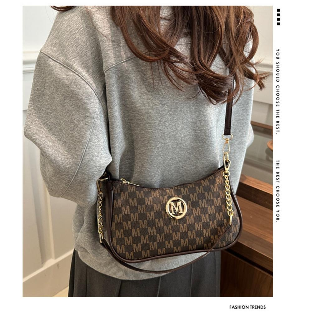 Women's Retro Gold Chain Crossbody Bag - Shoulder Bag, Fashionable Handbag with Metal Elements, Elegant Handbag for Daily Use, Crossbody Bag