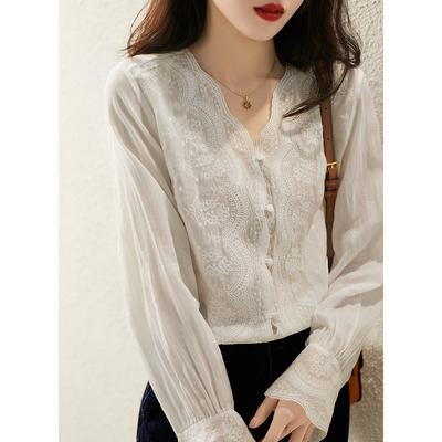 Women's Spring Design Embroidery Shirt Straight V-Neck Temperament Flared Sleeve Top