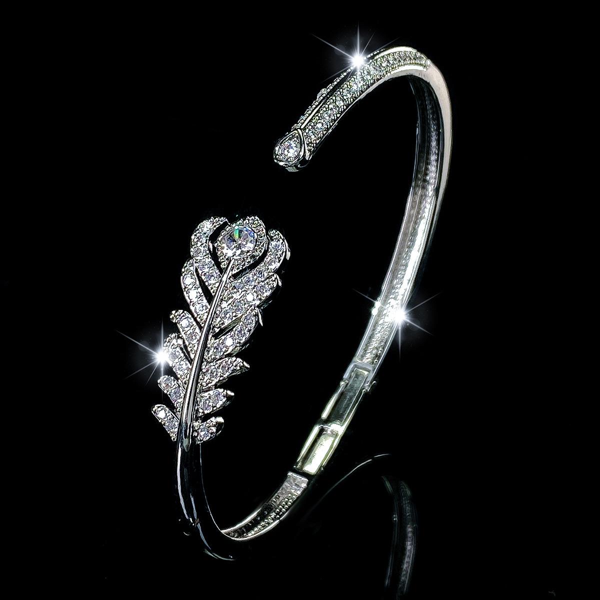 European and American Fashionable Luxury Feather Stone Women s Bracelet Classic Elegant Bracelet One  Size(18CM~21CM)