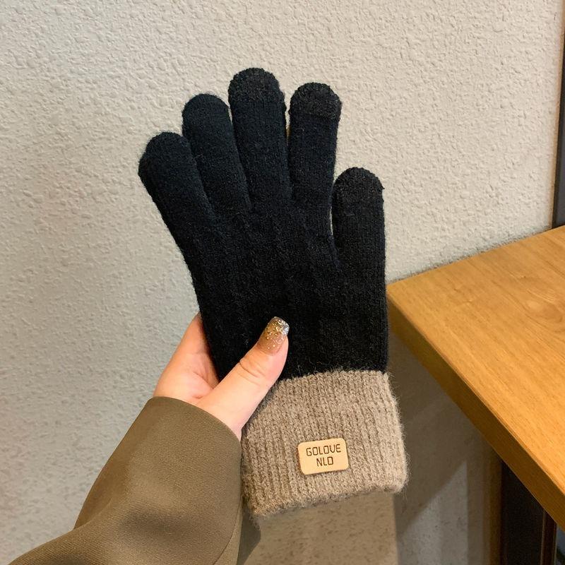 Knitted gloves for men and women, touch screen to keep warm in winter, plush wool, thickened in autumn , cold and windproof