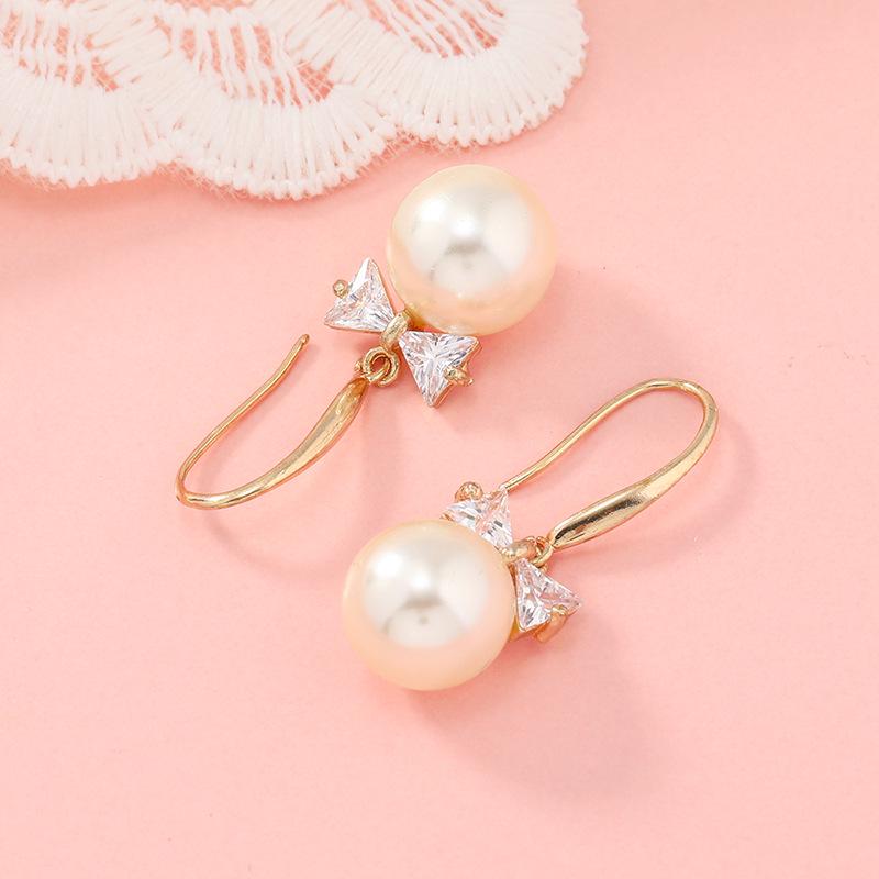 Korean Style Zirconia Pearl Earrings: Elegant, Versatile Women s Jewelry.
