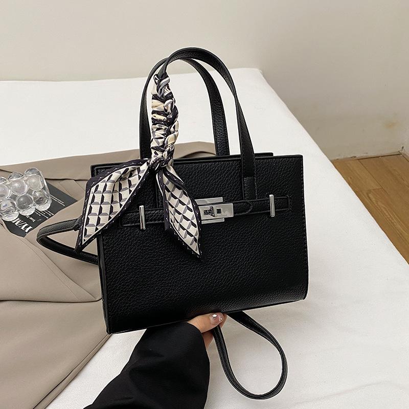 New Stylish and Simple Light Luxury Silk Scarf Killer Bag Portable Shoulder Messenger Women's Bag