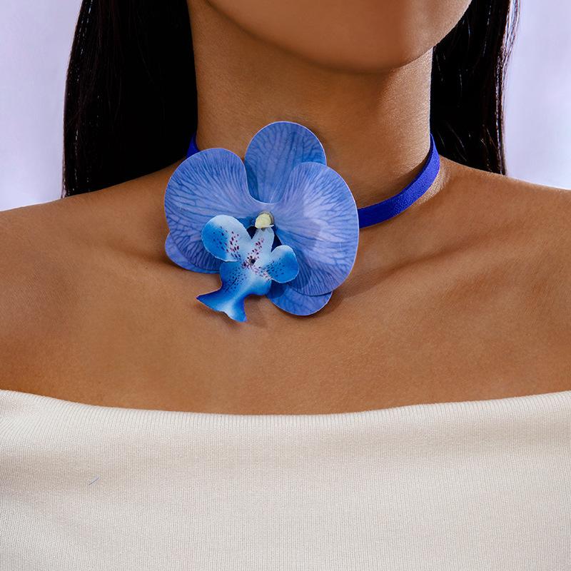 Party short feather collar temperament elegant three-dimensional white flower necklace necklace necklace women