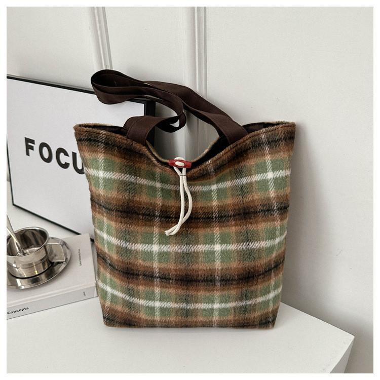 Chic Street Style Plaid Woolen Tote Bag With Large Capacity For Women 2024 New Trend