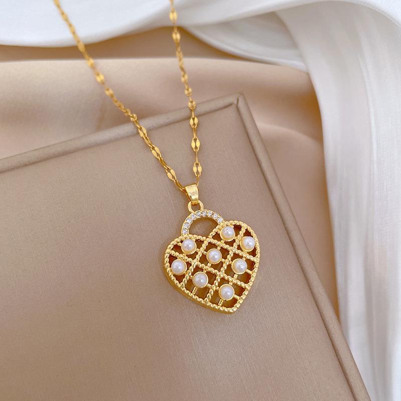Empty Love Pearl Light Luxury Temperament Gorgeous Full Diamond Necklace Female Versatile Collarbone Chain Titanium Steel Chain