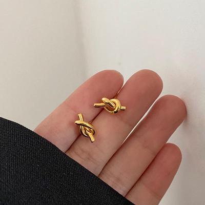 18K Goldbeschichtete Titanstahl Knoten Ohrstecker: Minimalistisches, Retro, High-End-Design