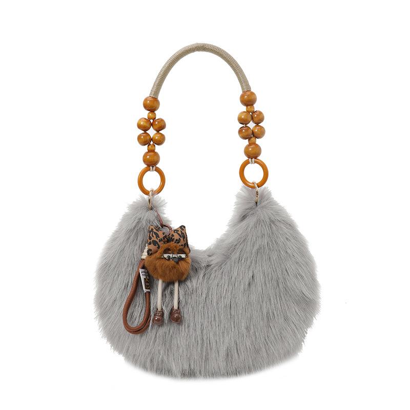 Niche design foreign style personalized shoulder bag fashion trend new bag 2025 autumn and winter women's armpit bag