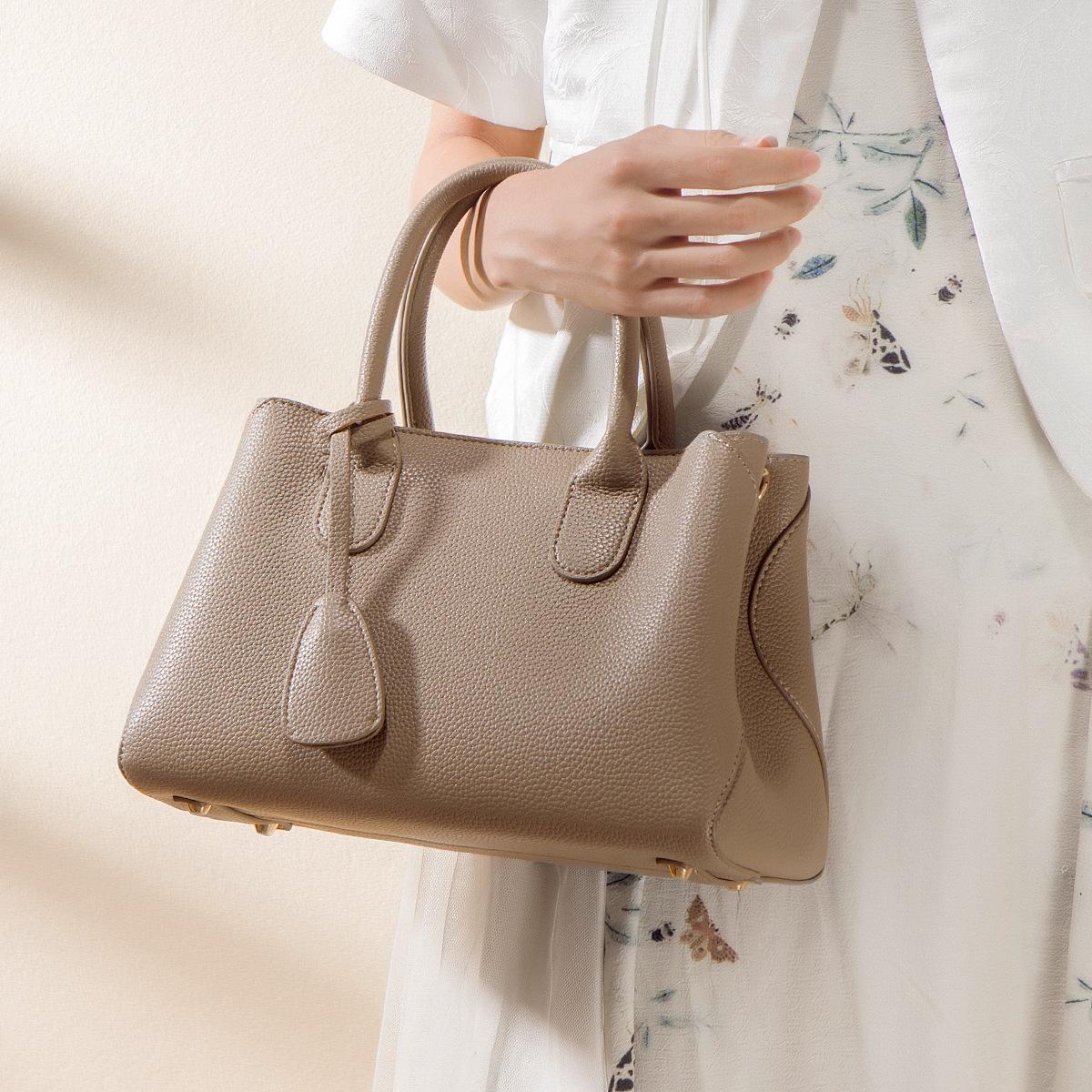 

Сумка в подарок маме Сумка для работающих женщин среднего возраста 2025 новая высококачественная сумка-тоут большой вместимости подарок на день рождения хаки